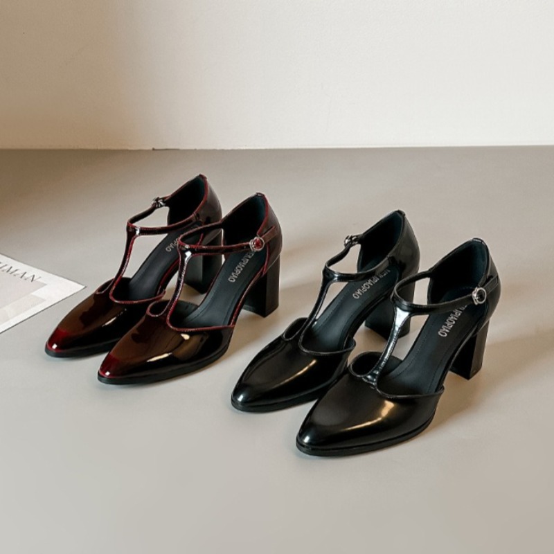 أحذية ماري جين نسائية سوداء بك - مراجعة Leather Classic Strap وسعره